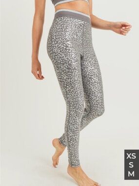 Mono B Silver Gray Leopard Print Leggings